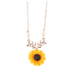 Pearl Sunflower Pendant Necklace – Elegant Fashion Jewelry for Women, Stylish Sweater Chain Accessory
