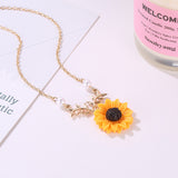 Pearl Sunflower Pendant Necklace – Elegant Fashion Jewelry for Women, Stylish Sweater Chain Accessory