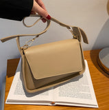 Simple Temperament, Retro Women's Western Style Messenger Bag