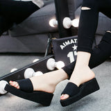 Elastic flat bottom slope wedges slippers