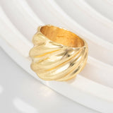 Fashion Inlaid Pearl Flower Ring