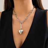 Love Pendant Necklace, Fashion Simple Metal Buckle, Short Clavicle Chain