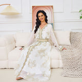 Bronzing Muslim Middle-east Tourist Dress