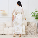 Bronzing Muslim Middle-east Tourist Dress