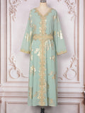 Bronzing Muslim Middle-east Tourist Dress
