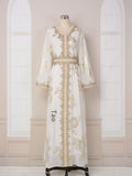 Bronzing Muslim Middle-east Tourist Dress