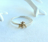 Fashion Simple Color Separation Bee Ring