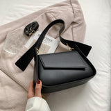 Simple Temperament, Retro Women's Western Style Messenger Bag